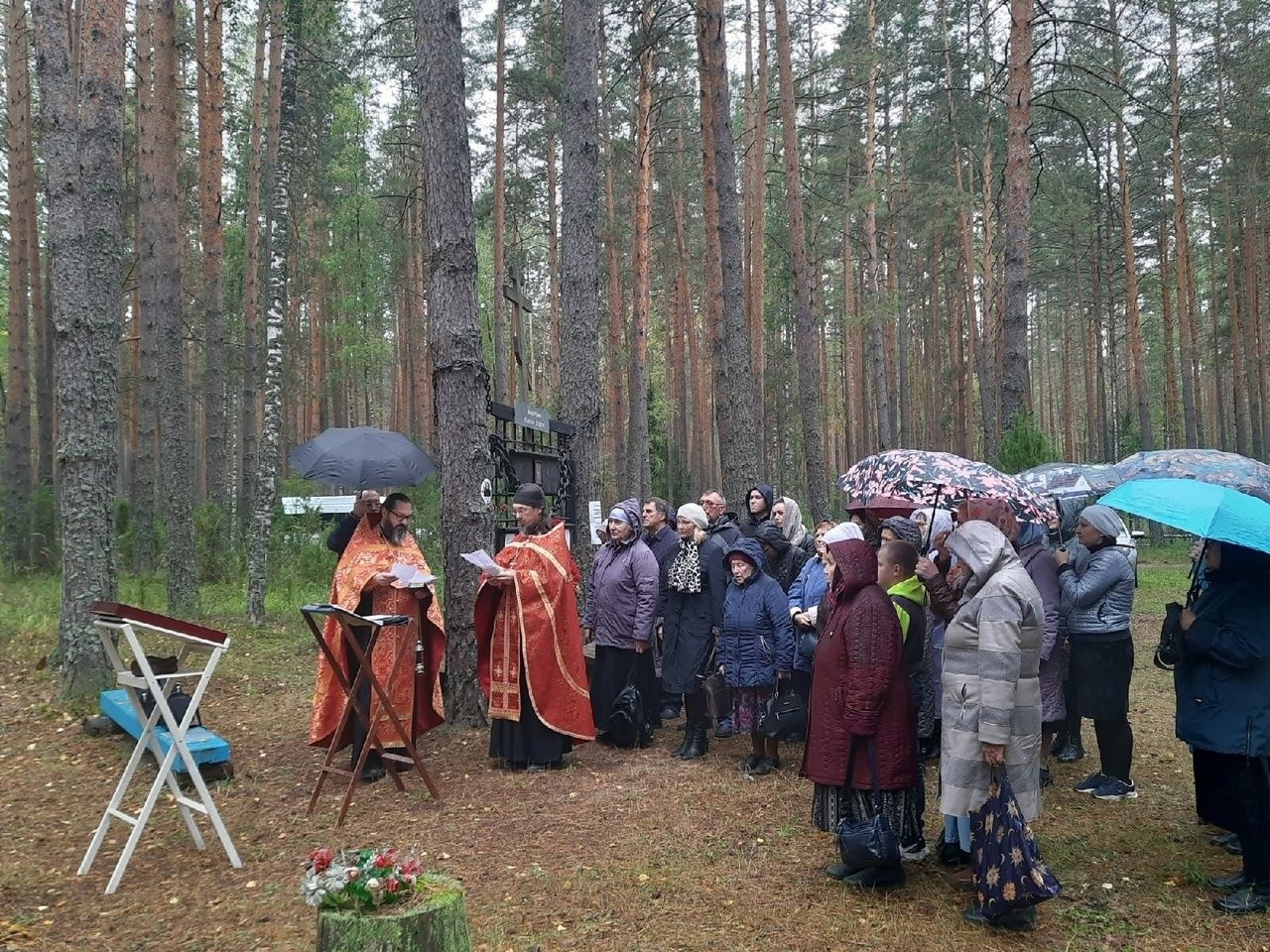 Молебен священномученикам Марийским на Мендурском кладбище