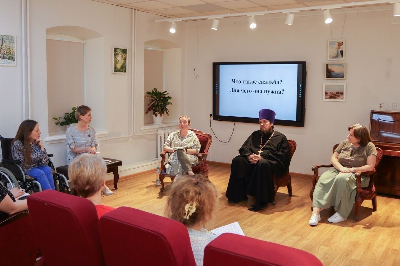 В музее истории Йошкар-Олы прошла встреча на тему «Все начинается с семьи»