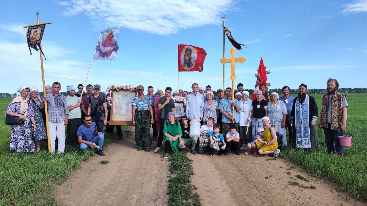 Крестный ход с Седмиезерной иконой Богородицы шествует по Мари-Турекскому району