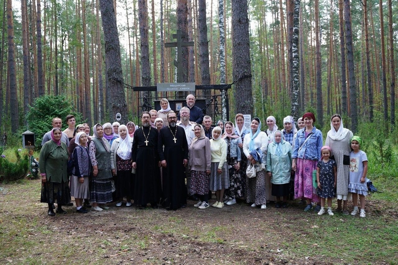 На Мендурском кладбище совершена первая Божественная литургия