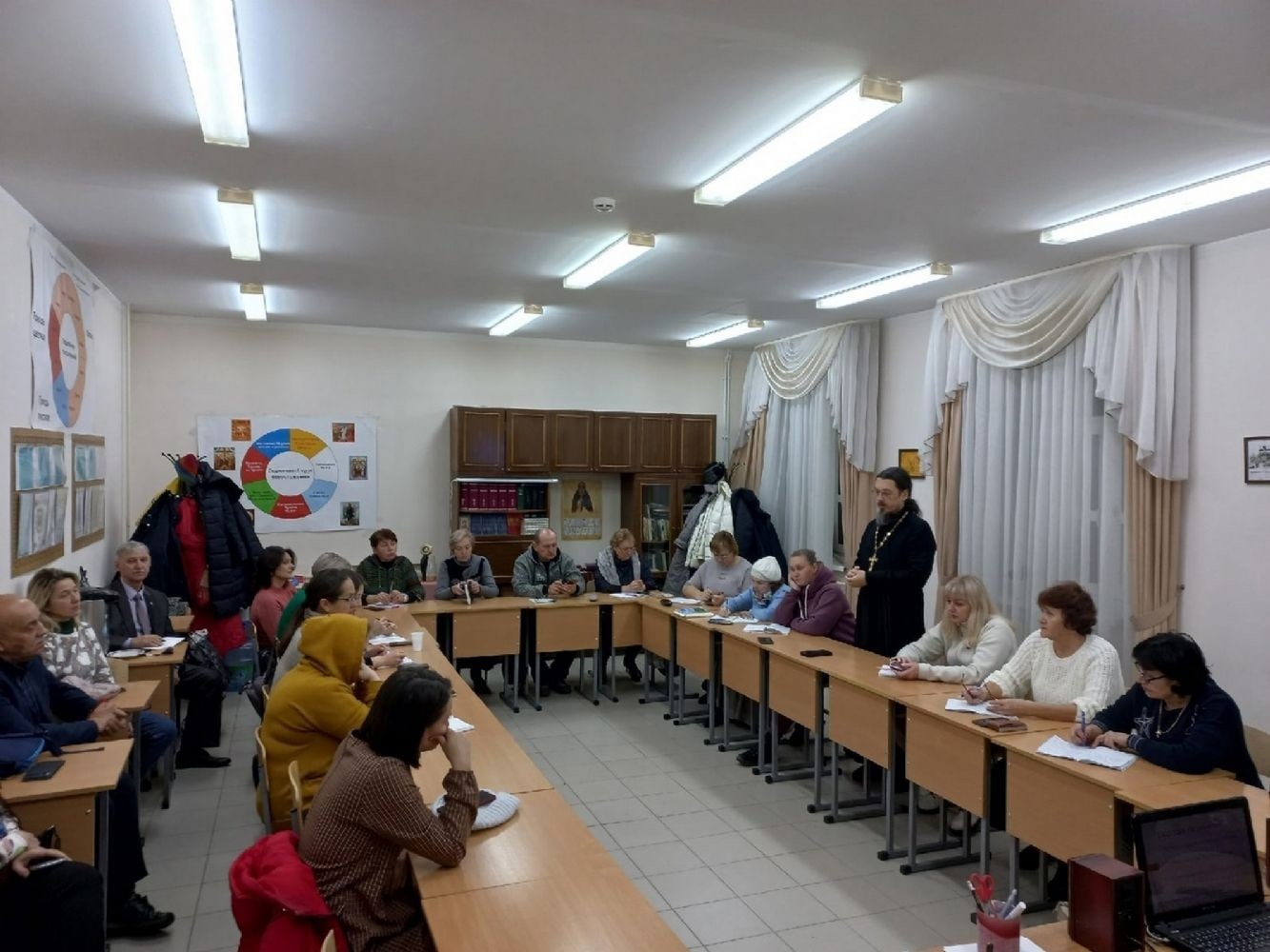В Православном центре прошла дискуссия на тему «Профанное и сакральное пространство г. Йошкар-Олы»