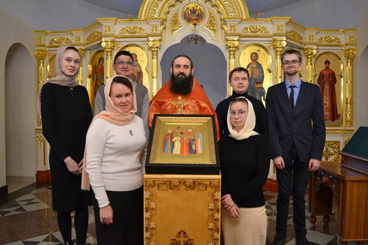 Православные добровольцы: Молимся плечом к плечу