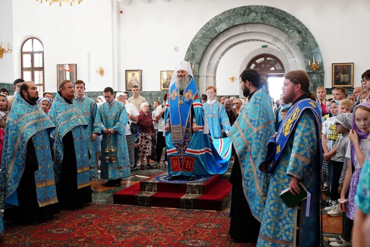 🆕 Митрополит Иоанн в Благовещенском соборе возглавил молебен на начало учебного года