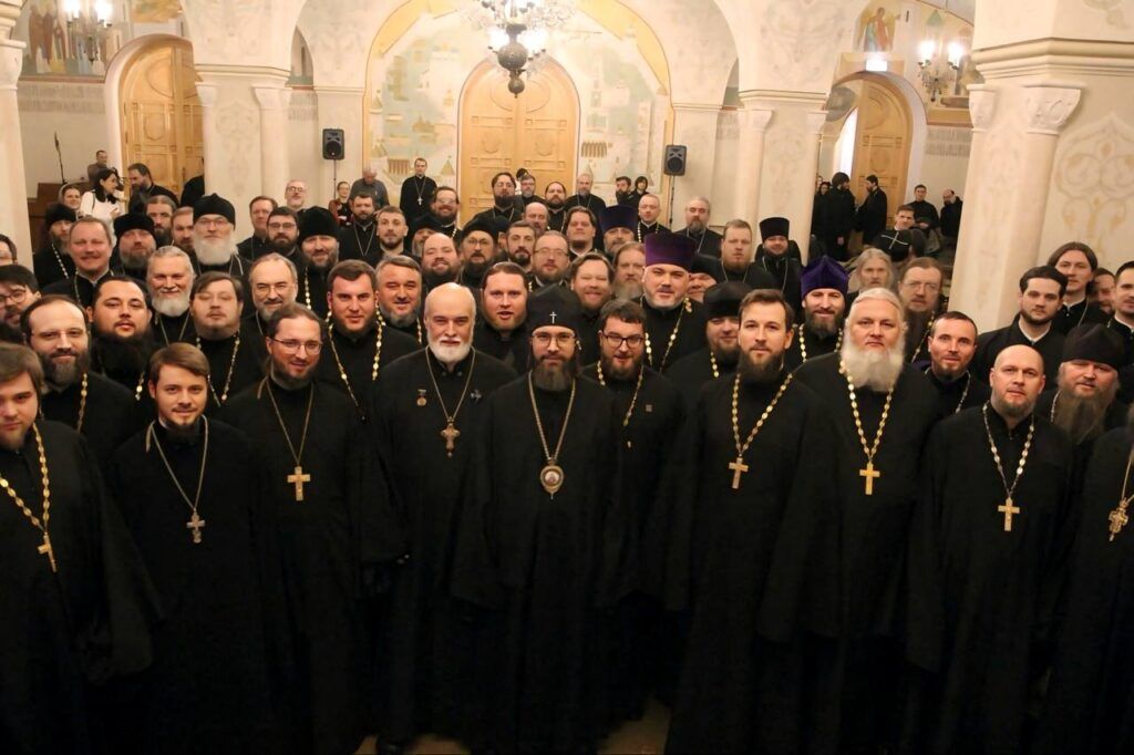 В соборном Храме Христа Спасителя прошла встреча председателя Синодального миссионерского отдела с руководителями епархиальных миссионерских отделов.